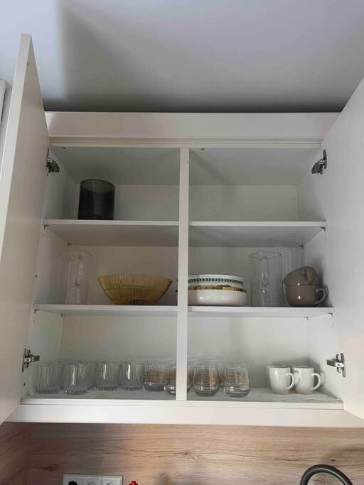 Moderne Wohnung In Der Naehe Vom Parndorf Outlet! Bruckneudorf Dış mekan fotoğraf