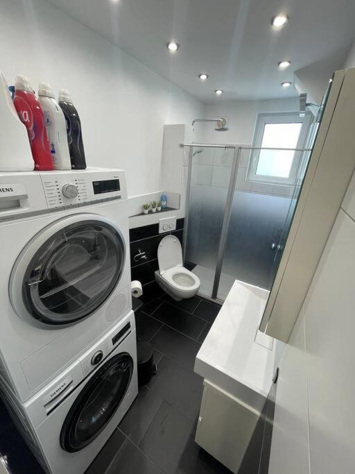Moderne Wohnung In Der Naehe Vom Parndorf Outlet! Bruckneudorf Dış mekan fotoğraf